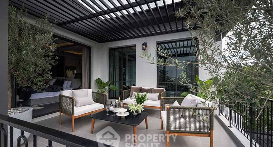 For sale 4 bedrooms house in Taling Chan, Bangkok