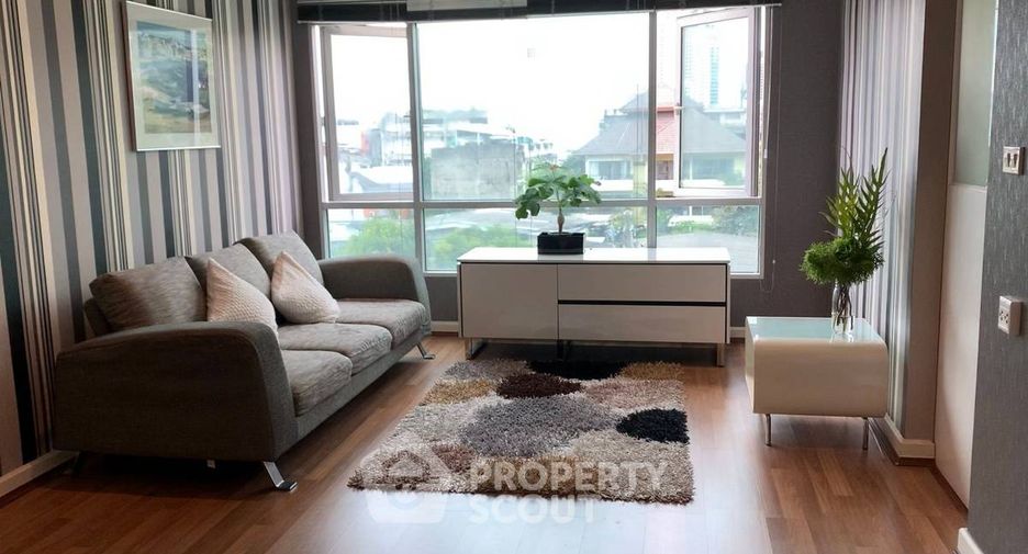 For sale 1 bed condo in Khlong Toei, Bangkok