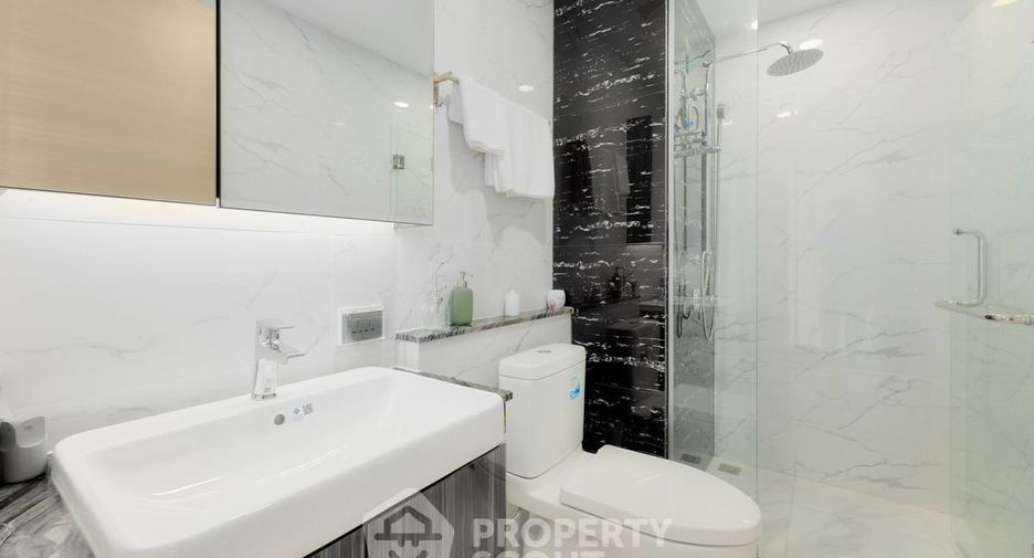 For sale 2 bedrooms condo in Yan Nawa, Bangkok