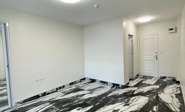 For sale 2 ベッドルーム condo in Huai Khwang, Bangkok