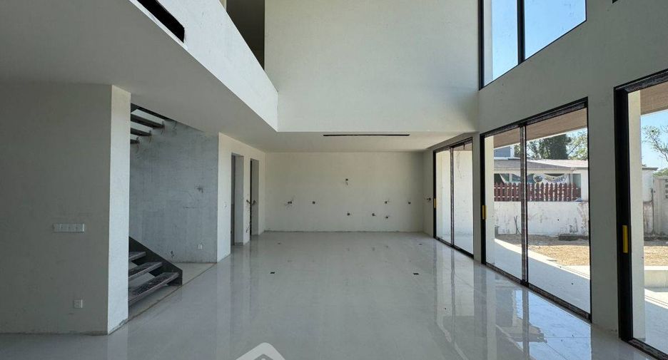 Продажа 5 спальни вилла в Huay Yai, Паттайя