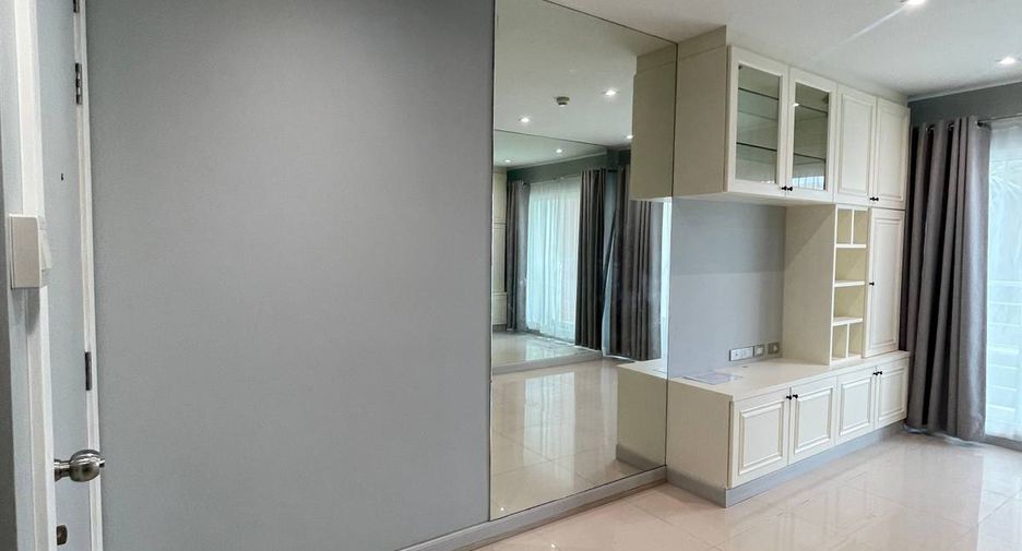 For sale 1 bed condo in Huai Khwang, Bangkok