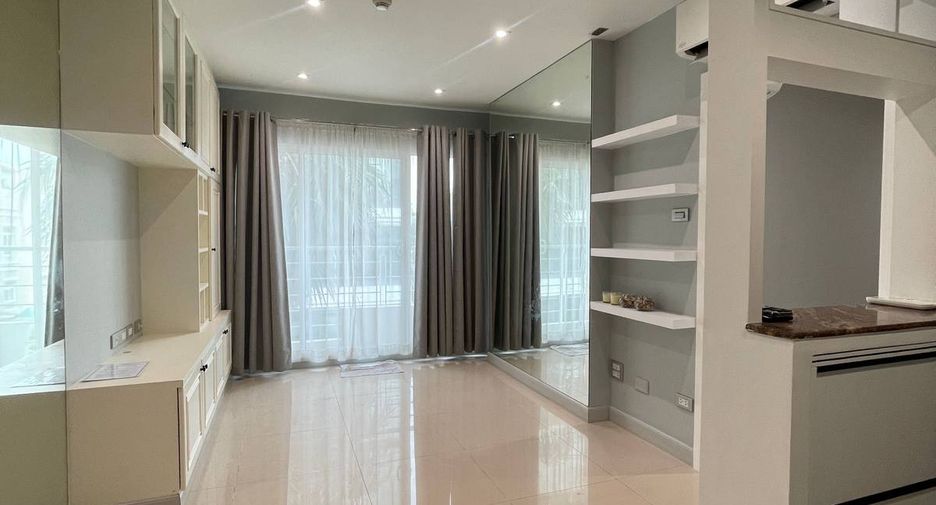 For sale 1 bed condo in Huai Khwang, Bangkok