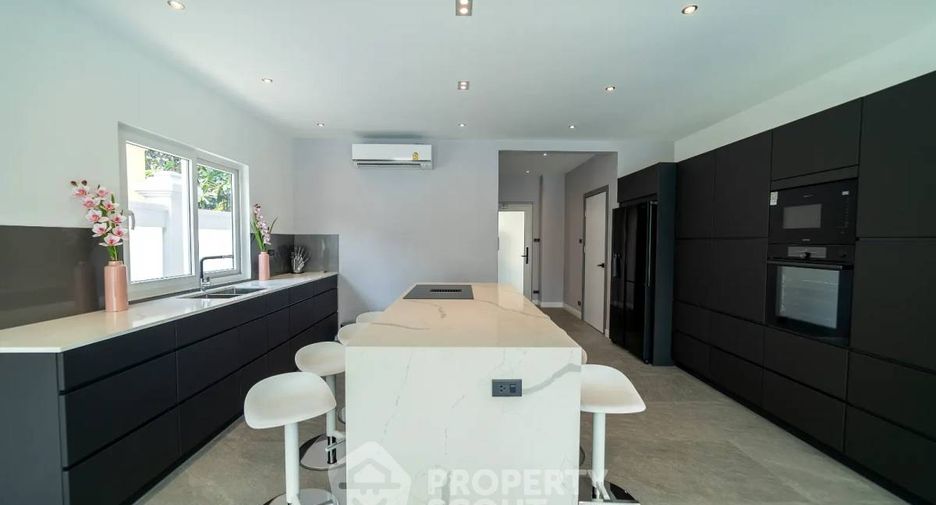 Villa zum Kauf mit 6 Zimmer in Bang Lamung, Chonburi