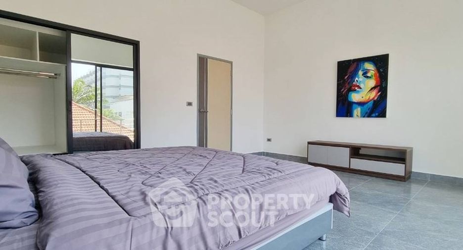 For sale 6 bedrooms villa in Pratumnak, Pattaya