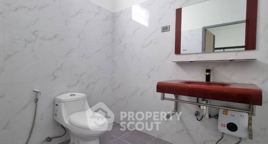 For sale 6 bedrooms villa in Pratumnak, Pattaya