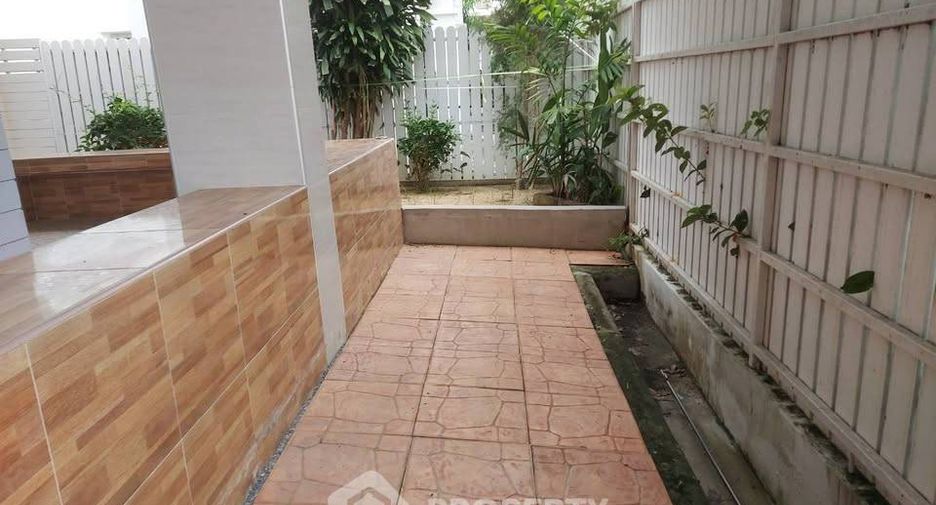 Casa en venta de 4 habitaciones en Bang Khun Thian, Bangkok