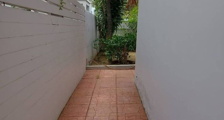 Casa en venta de 4 habitaciones en Bang Khun Thian, Bangkok
