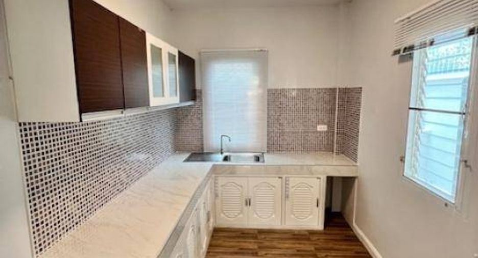For sale 3 bedrooms house in Mueang Chon Buri, Chonburi
