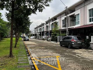 For sale 3 bedrooms townhouse in Bang Khae, Bangkok