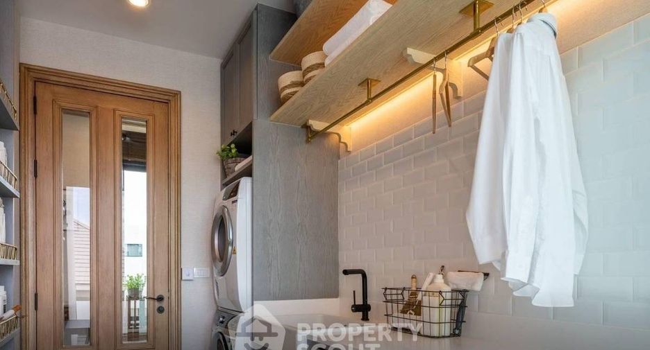 For sale 5 bedrooms house in Din Daeng, Bangkok