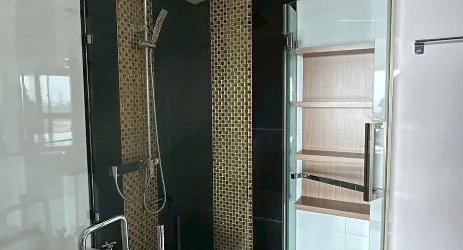 For sale 1 bed condo in Si Racha, Chonburi