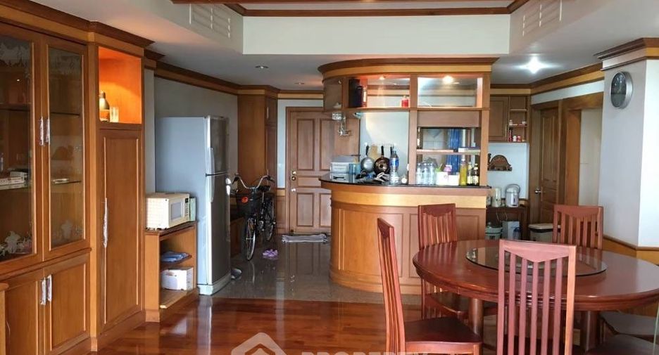 For sale 3 bedrooms condo in Mueang Chon Buri, Chonburi