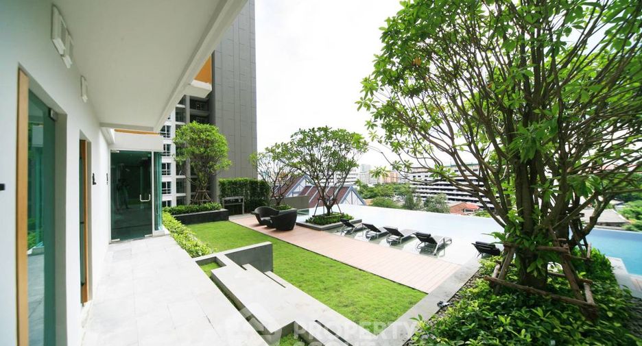 For sale 2 ベッドルーム condo in Phaya Thai, Bangkok
