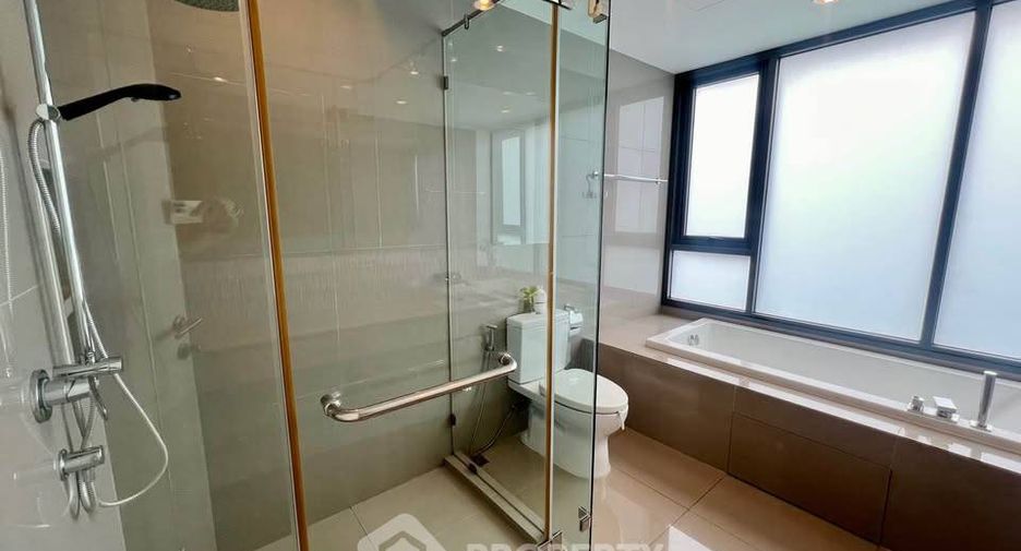 For sale 2 bedrooms condo in Khlong Toei, Bangkok