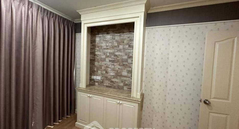 For sale 2 bedrooms condo in Huai Khwang, Bangkok