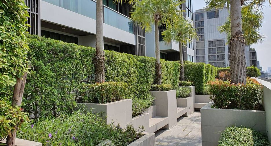 For sale 1 bed condo in Khlong Toei, Bangkok