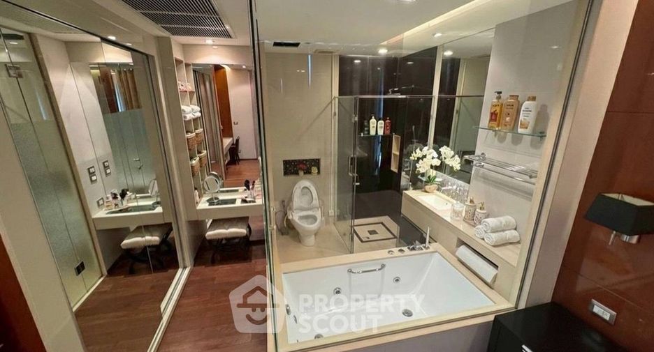 For sale 1 bed condo in Khlong Toei, Bangkok