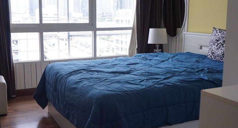 For sale 2 bedrooms condo in Huai Khwang, Bangkok