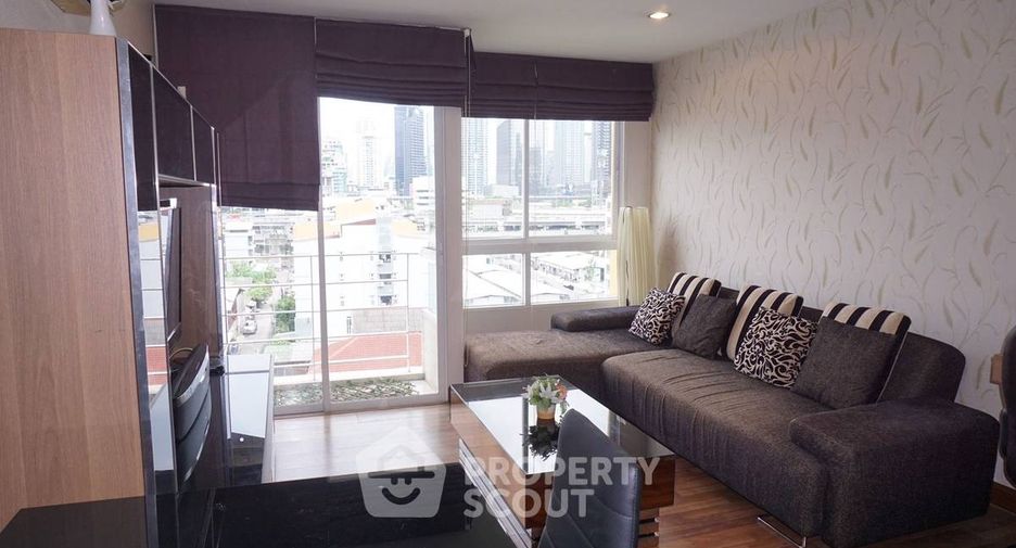 For sale 2 bedrooms condo in Huai Khwang, Bangkok