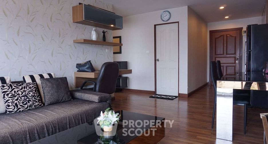 For sale 2 bedrooms condo in Huai Khwang, Bangkok