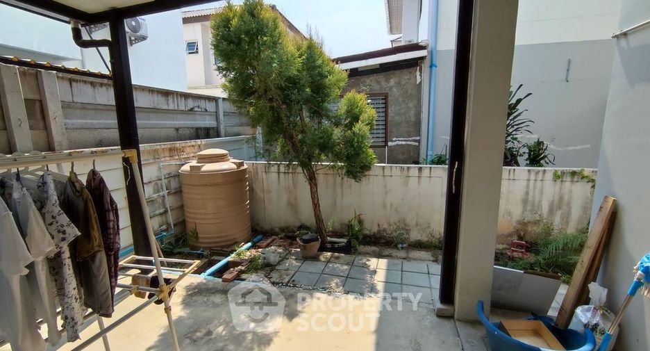 For sale 3 bedrooms house in Lat Krabang, Bangkok