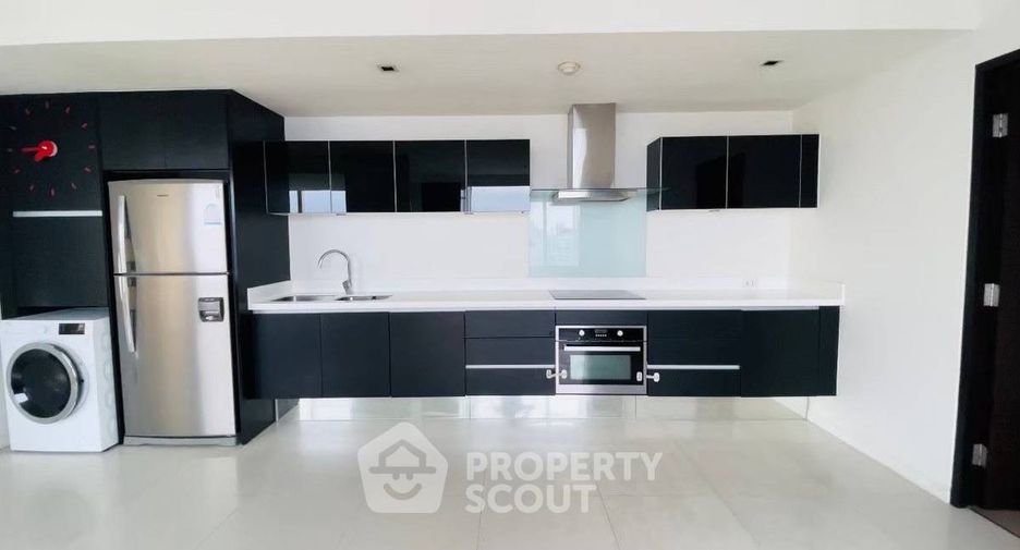 For sale 2 bedrooms condo in Watthana, Bangkok