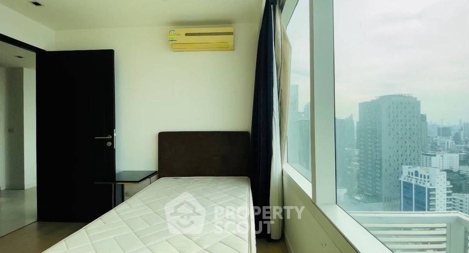 For sale 2 bedrooms condo in Watthana, Bangkok