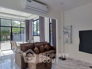 Villa zum Kauf mit 4 Zimmer in Bang Lamung, Chonburi