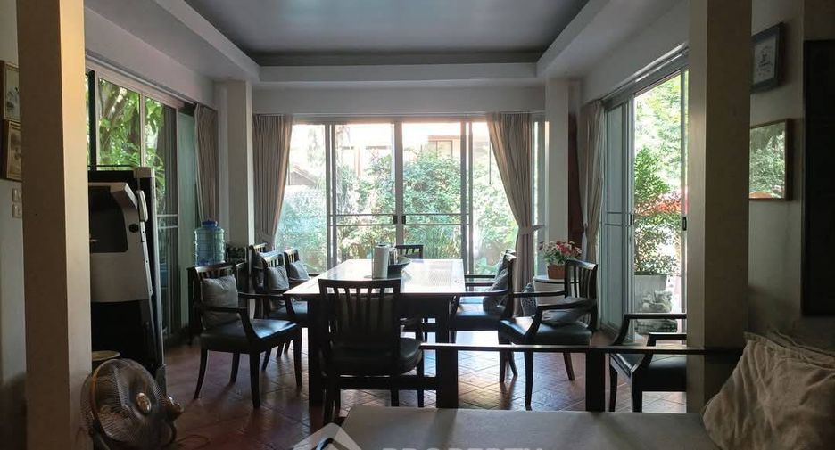 À vendre 6 chambres villa à Sattahip, Chonburi