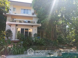 À vendre 6 chambres villa à Na Jomtien, Pattaya