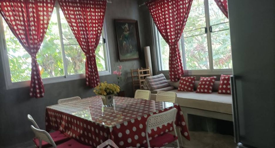 À vendre 6 chambres villa à Sattahip, Chonburi