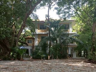 À vendre 6 chambres villa à Na Jomtien, Pattaya