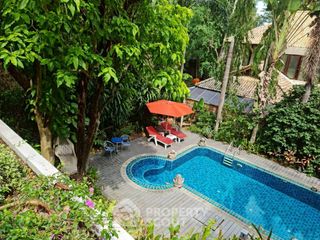 À vendre 6 chambres villa à Na Jomtien, Pattaya