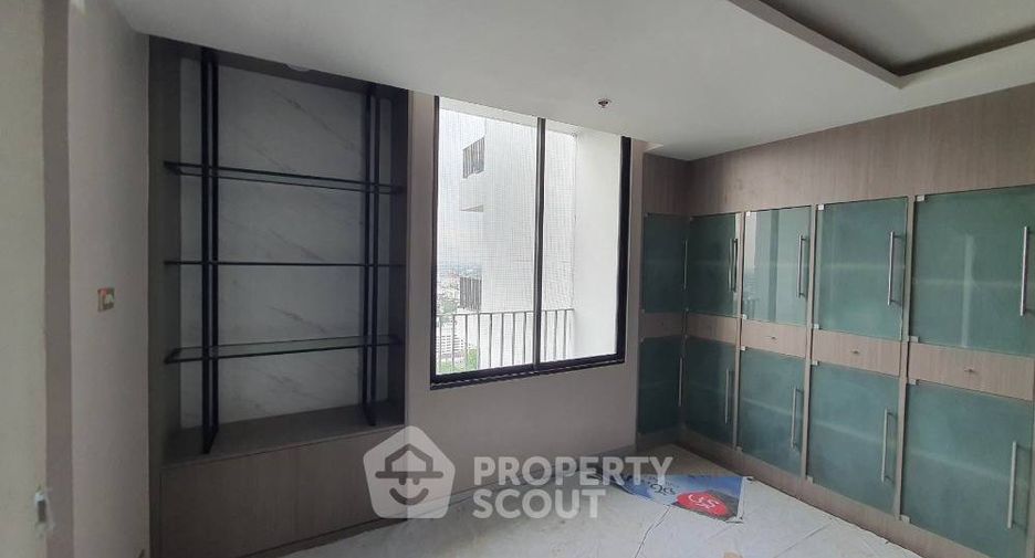 For sale 2 bedrooms condo in Watthana, Bangkok