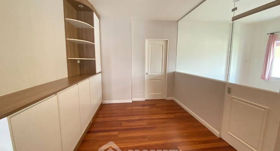 Casa en venta de 5 habitaciones en Prawet, Bangkok