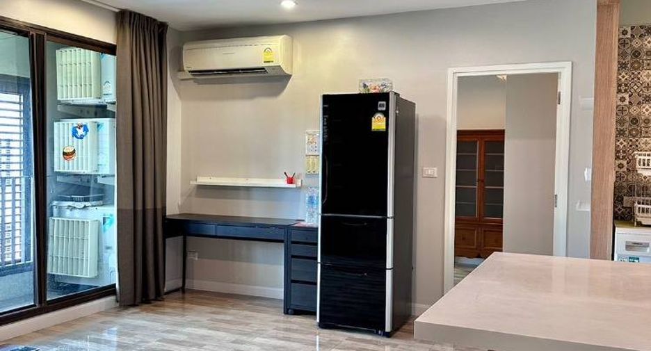 For sale 2 bedrooms condo in Khlong Toei, Bangkok