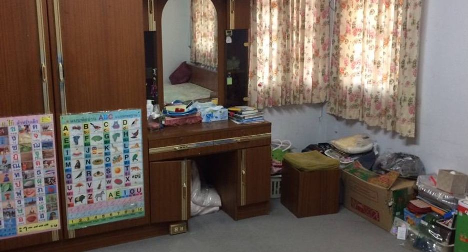 For sale 5 bedrooms townhouse in Chatuchak, Bangkok