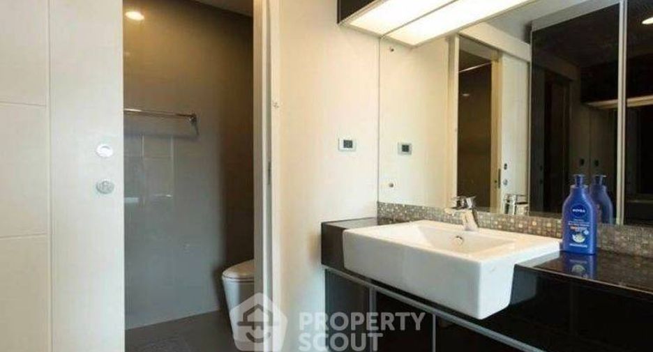 For sale 1 bed condo in Khlong Toei, Bangkok