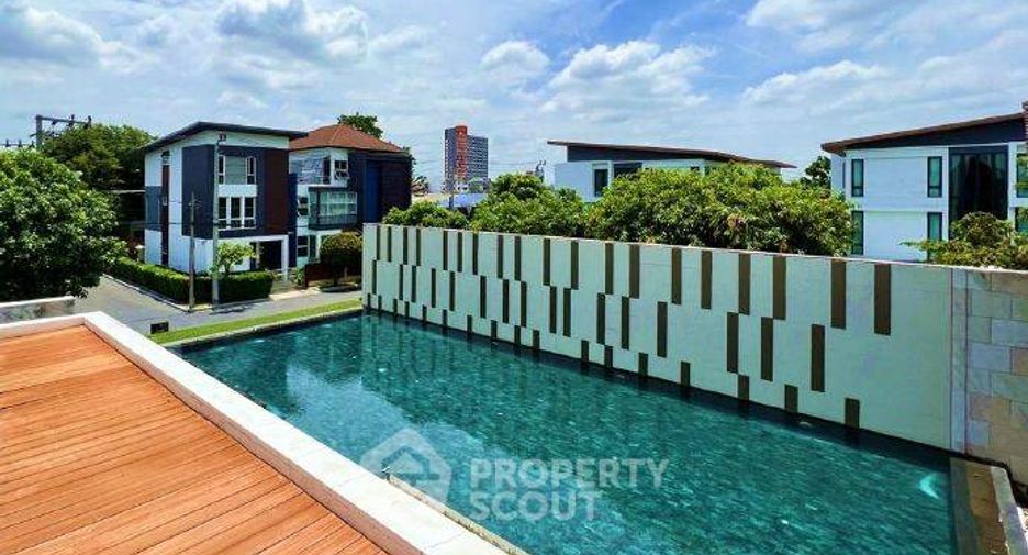 For sale 6 bedrooms house in Suan Luang, Bangkok