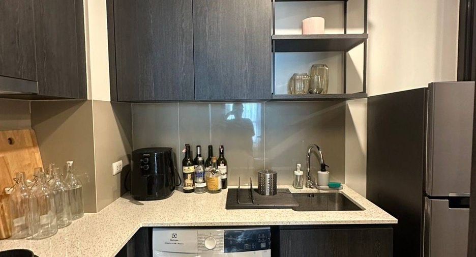 For sale 1 bed condo in Huai Khwang, Bangkok