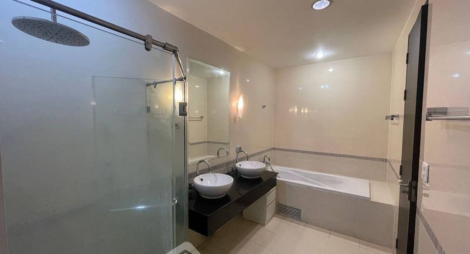 For sale 3 bedrooms condo in Ratchathewi, Bangkok