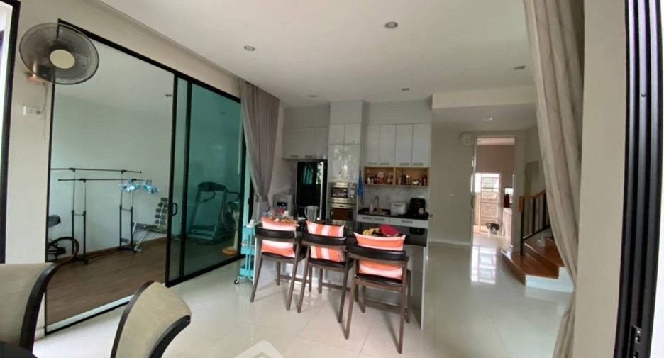 For sale 5 bedrooms house in Phasi Charoen, Bangkok