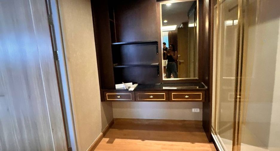 For sale 5 bedrooms house in Don Mueang, Bangkok