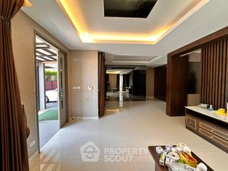 For sale 5 bedrooms house in Don Mueang, Bangkok