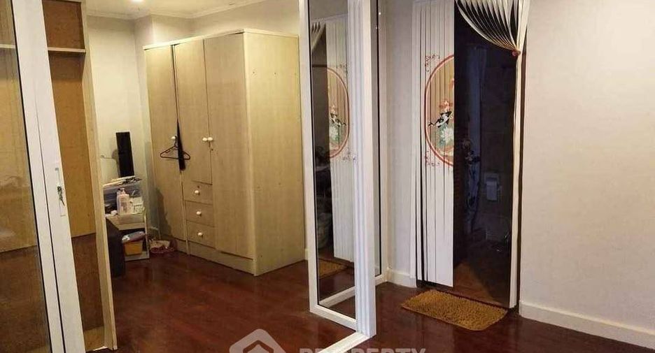 ขาย 2 ห้องนอน คอนโด ใน ห้วยขวาง, กรุงเทพฯ
