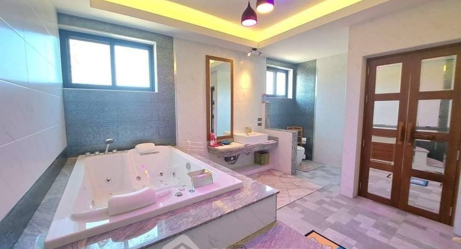 Villa zum Kauf mit 7 Zimmer in East Pattaya, Pattaya