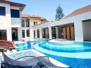 For sale 7 bedrooms villa in Bang Lamung, Chonburi