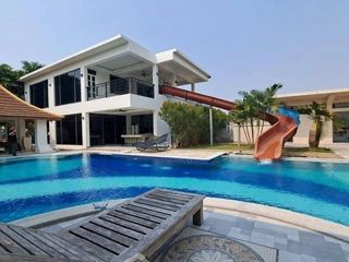 For sale 7 bedrooms villa in Bang Lamung, Chonburi