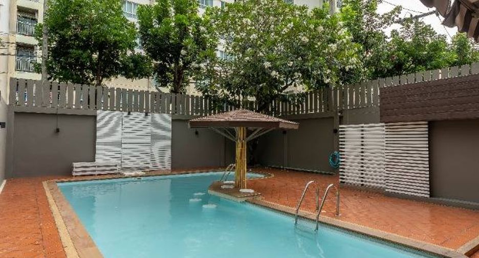 For sale 3 bedrooms townhouse in Suan Luang, Bangkok
